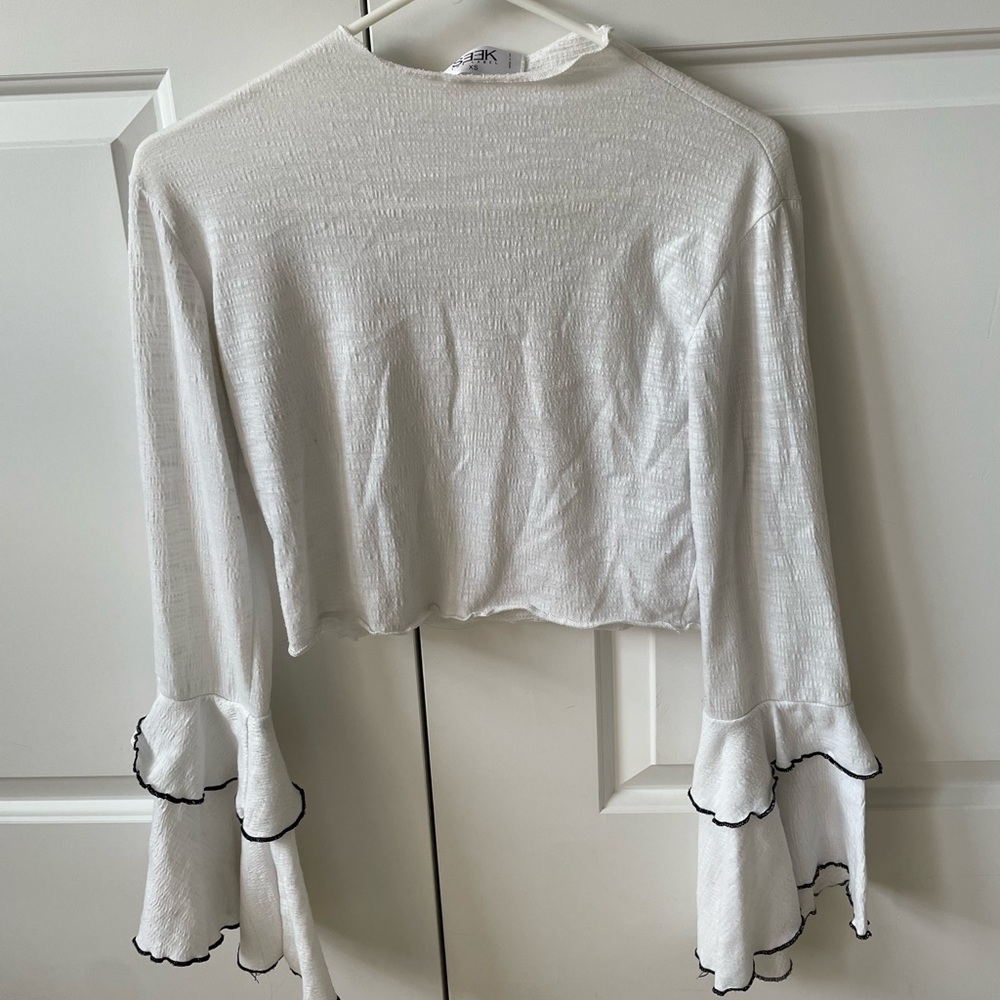 LF WHITE FLOWY TOP